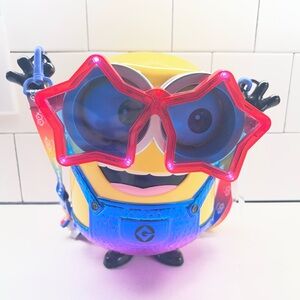 Minion Bob Popcorn Buckey Red Star Glasses (Lights Up)